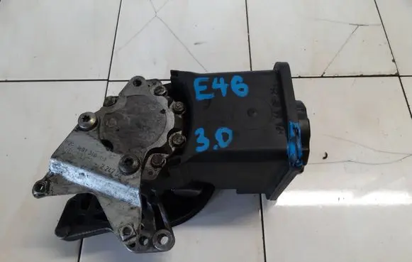BMW 3 E46 Power steering pump 2247599