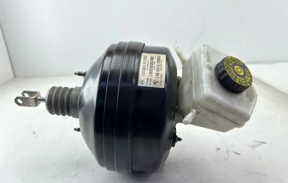 BMW 1 F20 F21 Brake booster 6798423