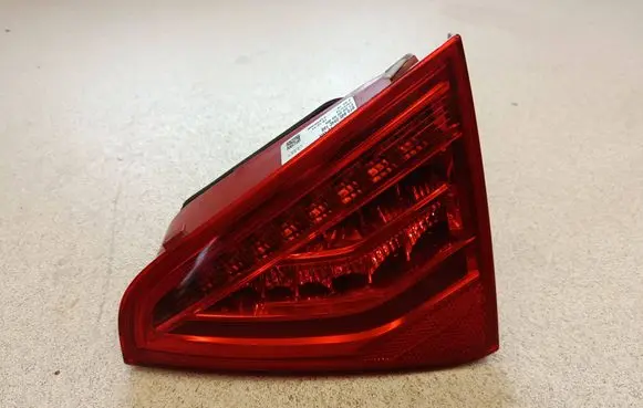 Audi A5 8T 8F Tailgate rear/tail lights 8T0945094C 21200406