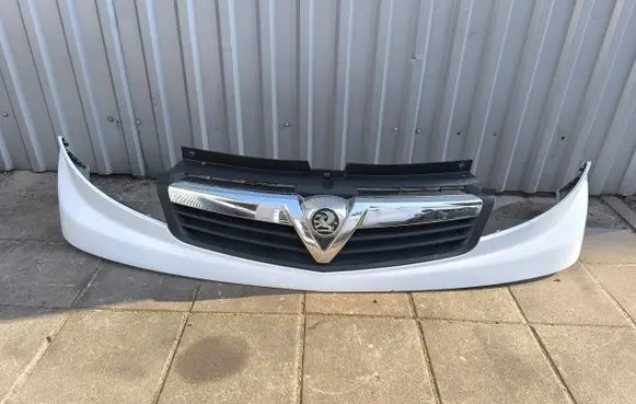 Opel Vivaro Front bumper upper radiator grill 623100249R 623100252R 623100248R