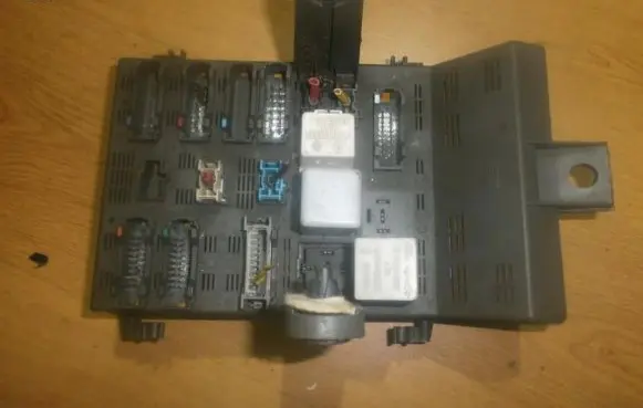 Renault Laguna I Fuse box set
