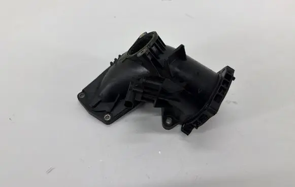 Mercedes-Benz C W204 Air intake duct part A6510900028
