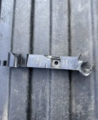 Volvo V60 Fuel filter bracket/mount holder 31478131