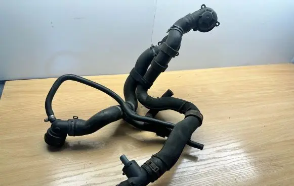 Volkswagen Golf Plus Engine coolant pipe/hose 1K0121087K