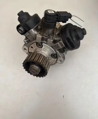 Audi A4 S4 B8 8K Fuel injection high pressure pump 059130755AH 0445010611 02090702