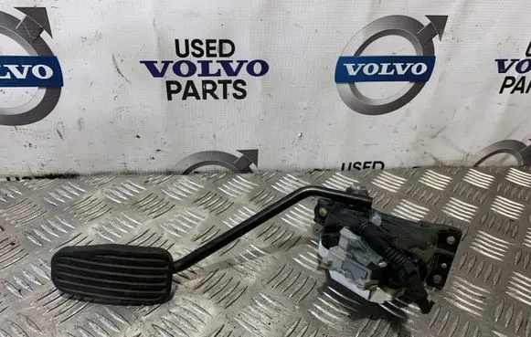 Volvo XC90 Accelerator throttle pedal 30683521