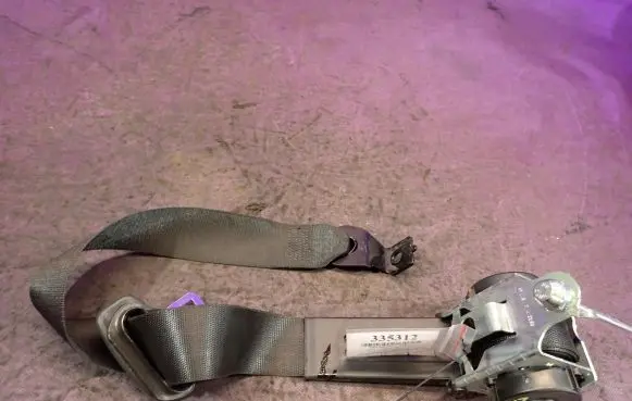 Opel Astra H Front seatbelt 13242314