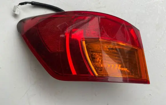 Lexus IS 220D-250-350 Rear/tail lights