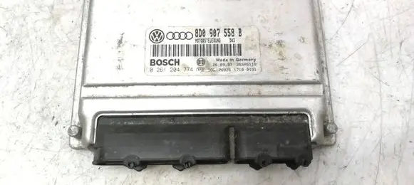Volkswagen PASSAT B5 Engine control unit/module 8D0907558B 26SA5119 0261204774