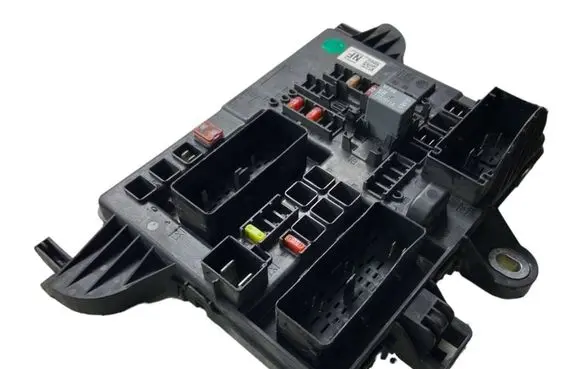Opel Insignia A Fuse module 13277322 17291531410