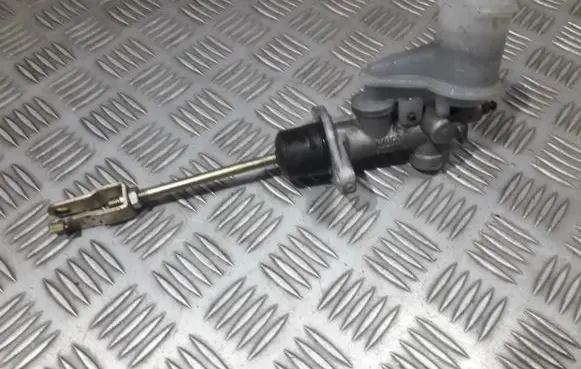 Subaru Legacy Clutch master cylinder