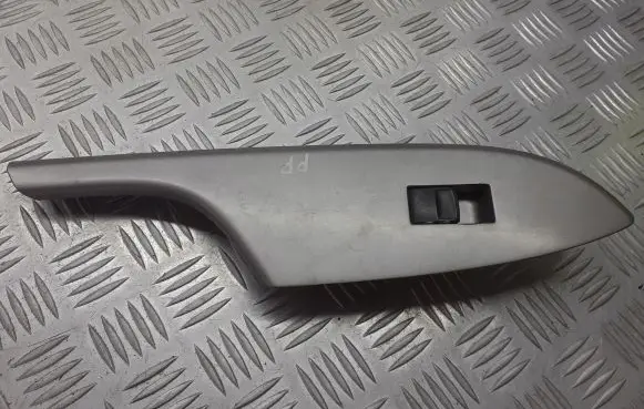 Toyota Corolla E140 E150 Electric window control switch 74231-02570