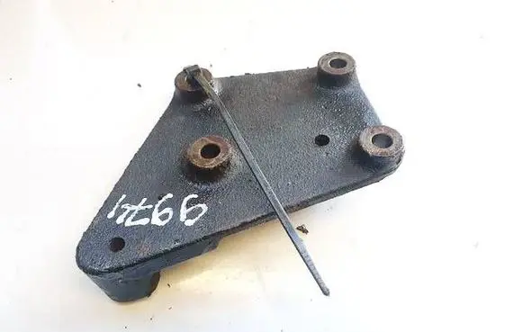 Rover 75 Engine mounting bracket TD0100011