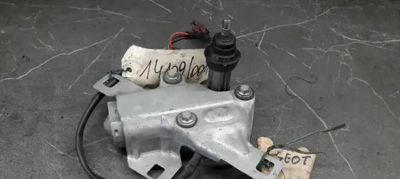 Peugeot 106 Rear window wiper motor 53009202