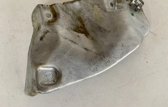 Audi Q7 4M Heat shield in engine bay 06E253244S