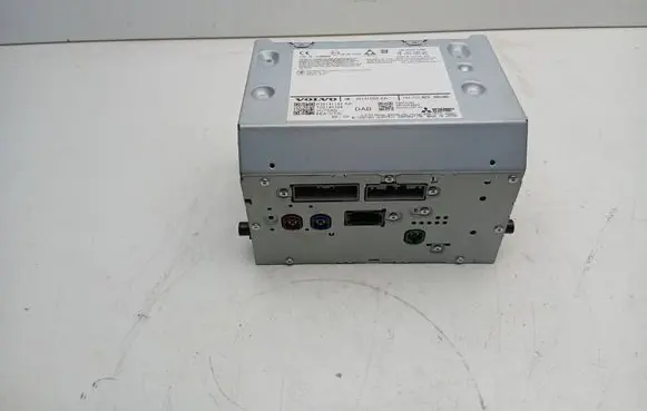 Volvo XC90 Radio/CD/DVD/GPS head unit 32141085 P32141143