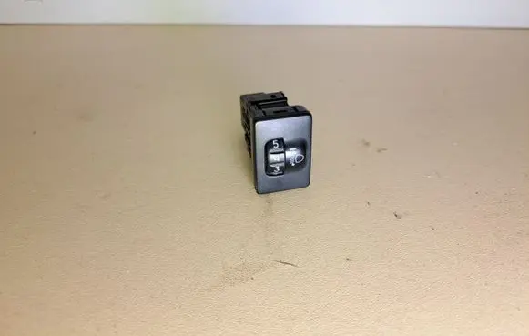 Toyota RAV 4 (XA30) Headlight level height control switch 134159