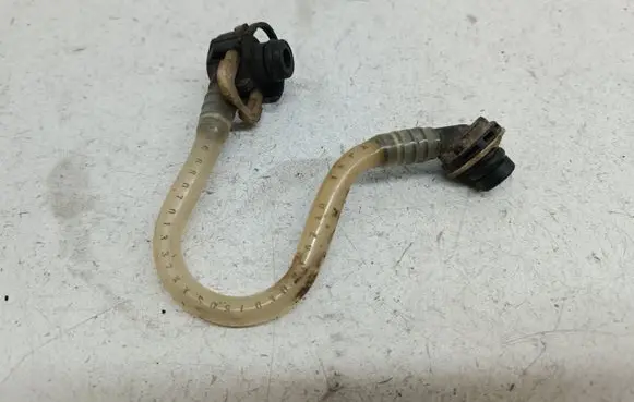 Mercedes-Benz Vaneo W414 Fuel main line pipe A6680701332 6680701332 A6680701632
