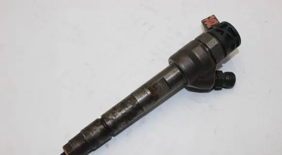BMW X3 F25 Fuel injector 7810702 0445110480