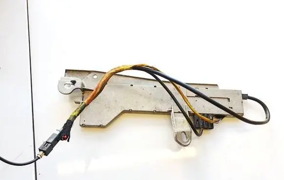 Mercedes-Benz E W211 Antenna control unit a2118200089