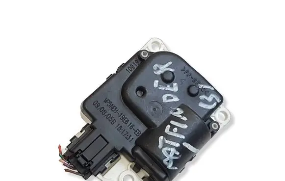 Nissan Pathfinder R51 Air flap motor/actuator VP5NEH19E616EB