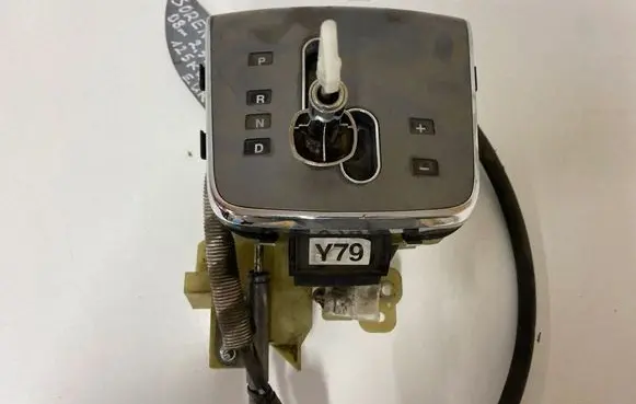 KIA Sorento Gear shifter/selector Y79