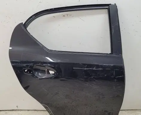 Lexus CT 200H Rear door