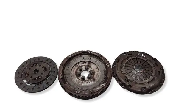 Volkswagen Golf VI Clutch set kit 03C141025G 03C141031D