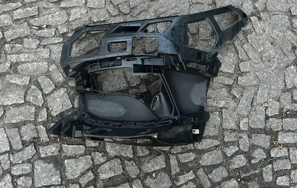 BMW 1 F40 Front bumper mounting bracket 7459713