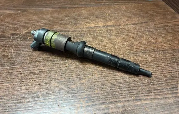 Iveco Daily 3rd gen Fuel injector 0445120011