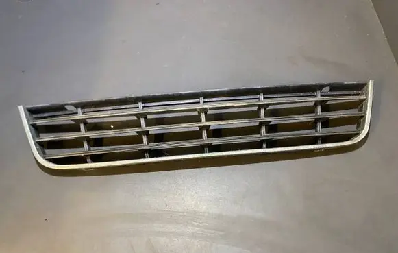 Volkswagen PASSAT B6 Front bumper lower grill 3C0853677