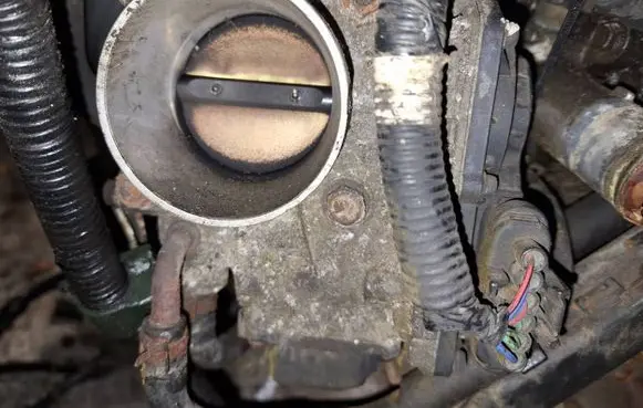 Honda FR-V Throttle valve