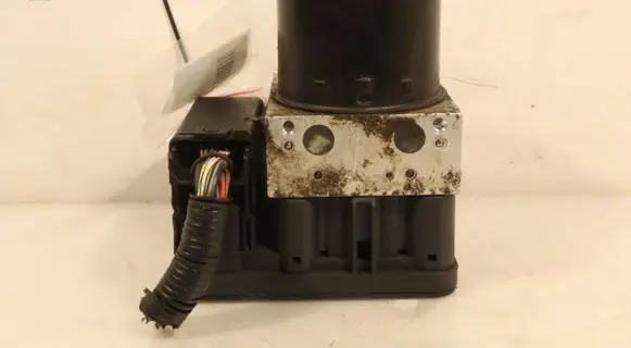 Ford Fiesta ABS Pump 8V512C405AE