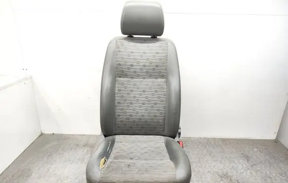 Volkswagen Transporter - Caravelle T5 Front passenger seat 7H0881303E