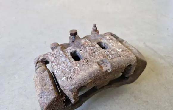 Isuzu D-Max Front brake caliper