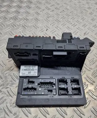 Mercedes-Benz E W211 Fuse module 2115453901
