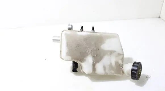 Master brake cylinder