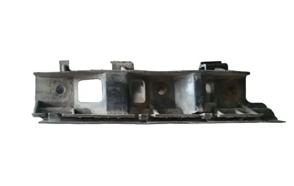 Volkswagen PASSAT B6 Front bumper mounting bracket 3C0807184