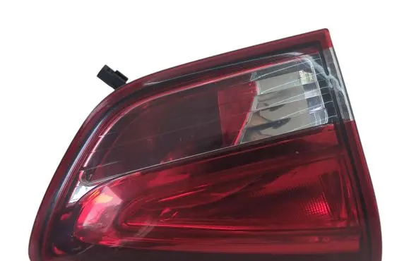 Tailgate rear/tail lights