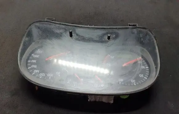 Volkswagen Golf IV Speedometer (instrument cluster) 1J0949860 110008773 110008773001