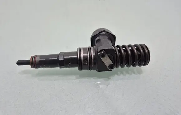 Seat Ibiza IV (6J,6P) Fuel injector 038130073BN 0414720313