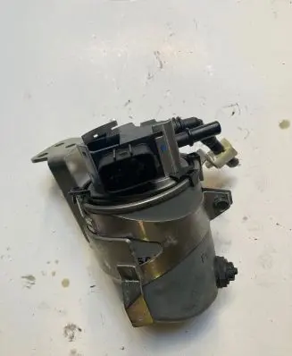 Nissan Qashqai Fuel filter bracket/mount holder 