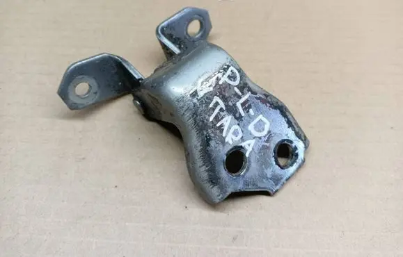 Suzuki Vitara (LY) Front door lower hinge