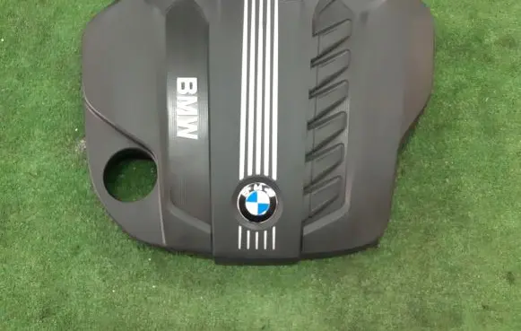 BMW X5 E70 Engine cover (trim) 7812063