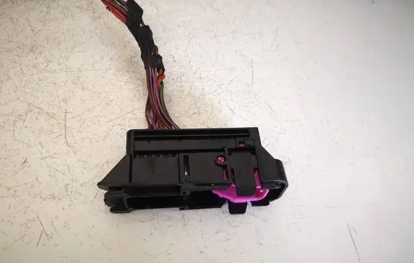 Volkswagen PASSAT B6 Sensor 1K0937722D