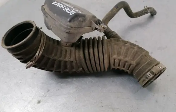 Nissan Pathfinder R51 Air intake hose/pipe EB301
