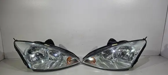 Ford Focus Headlights/headlamps set 167235623523
