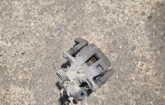 Volkswagen Caddy Rear brake caliper