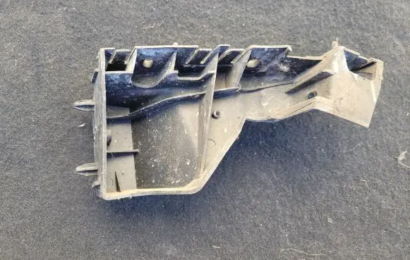 Audi Q5 SQ5 Front bumper mounting bracket 8R0807283C