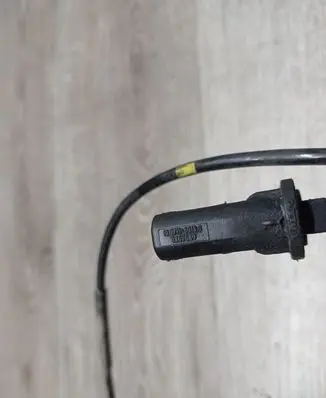 Volvo V70 ABS brake wheel speed sensor 10071160133 9467580